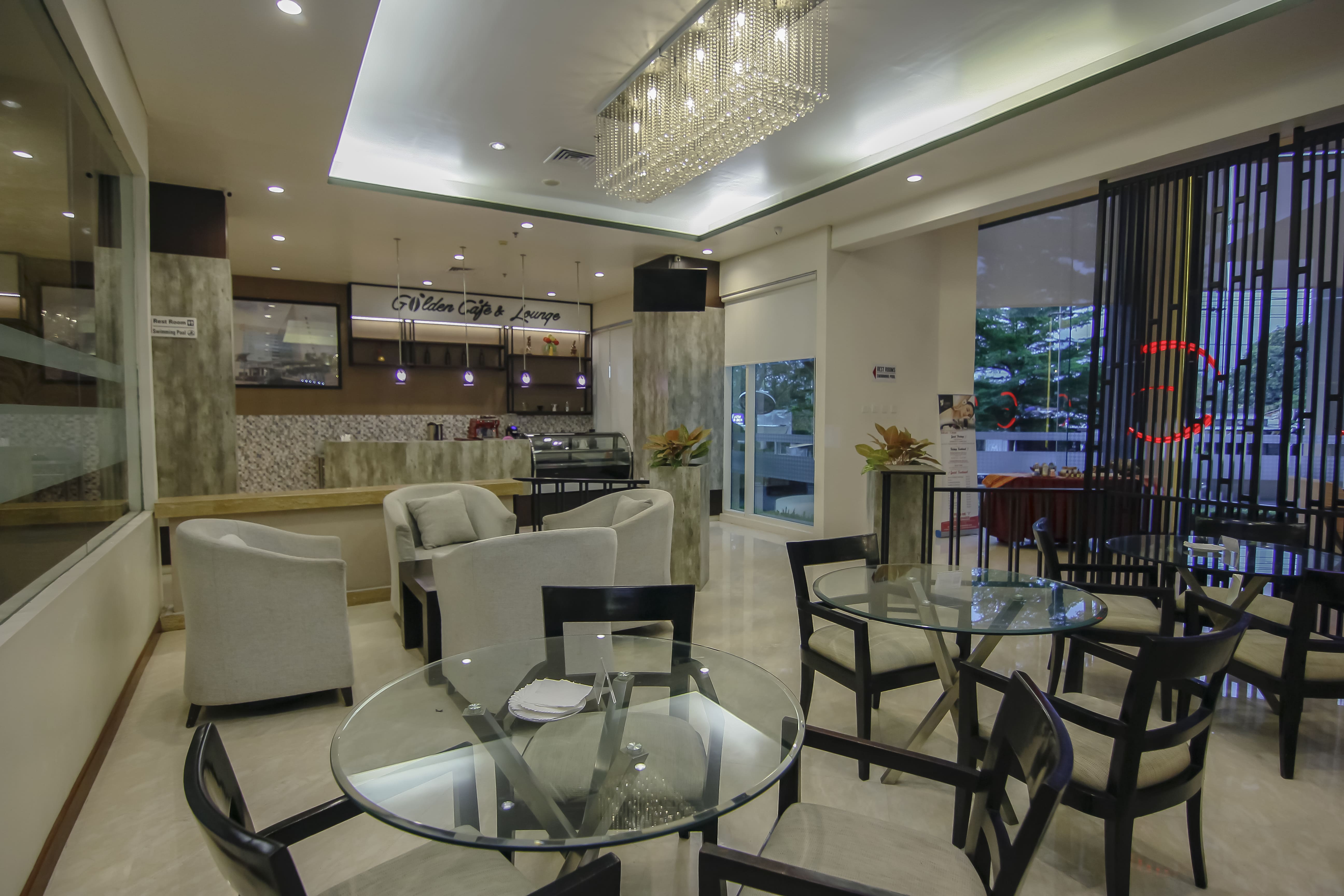 Cafe Lounge
