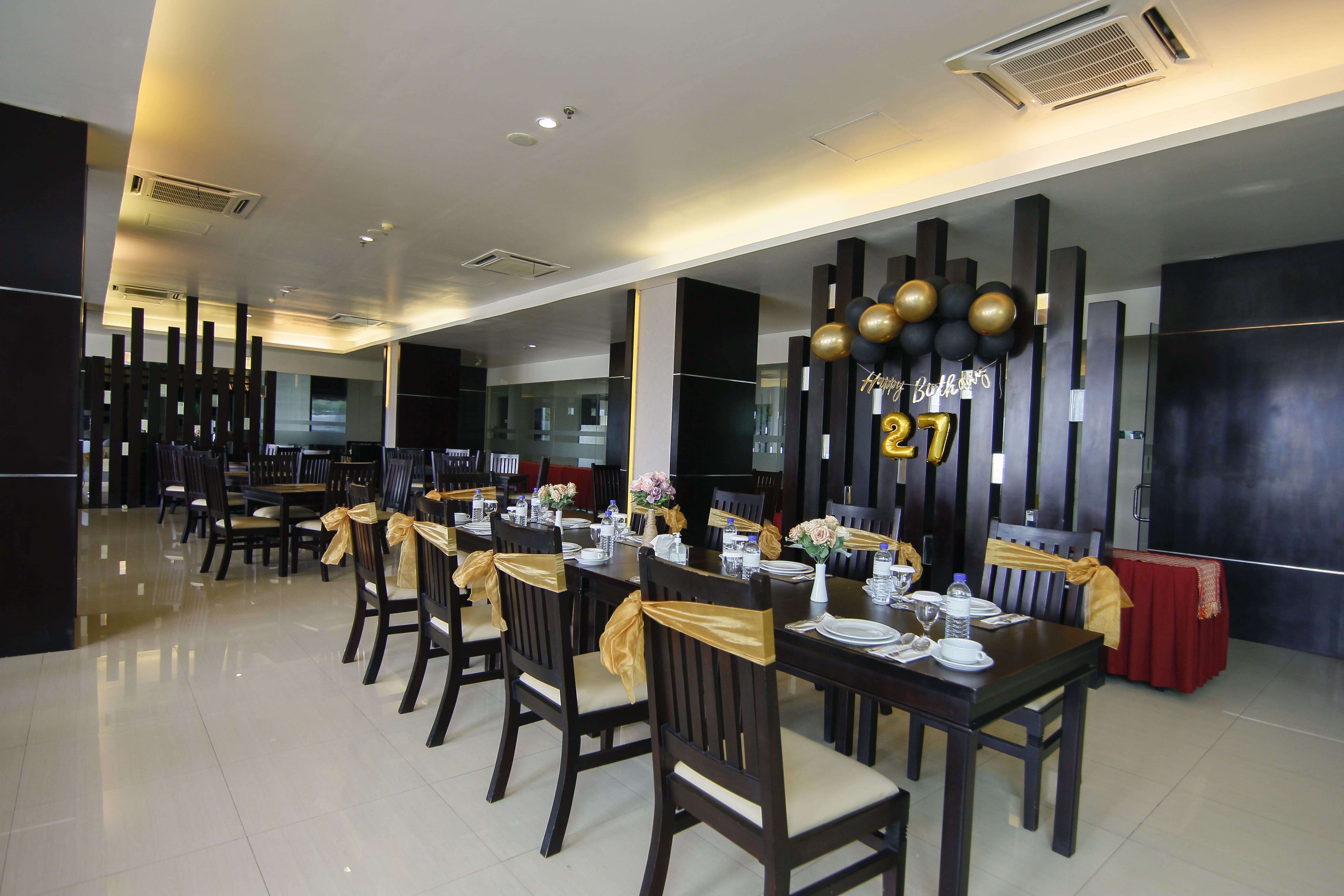 Merak Resto 3